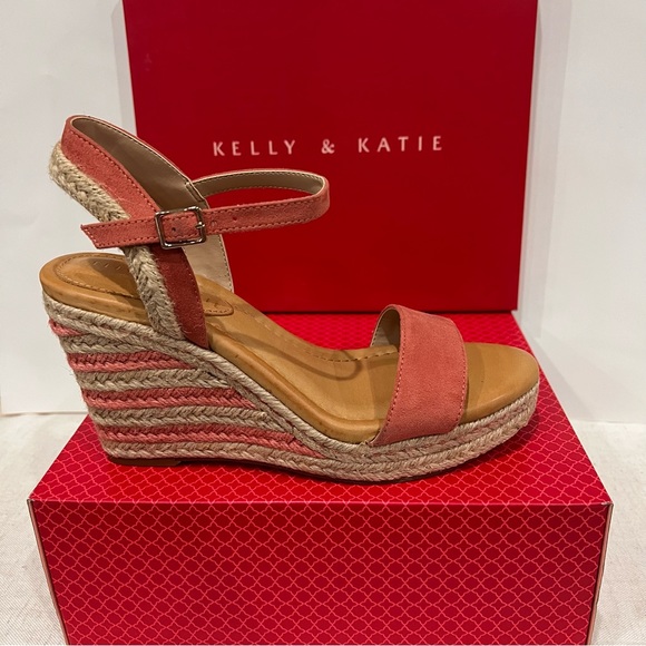 Kelly & Katie | Shoes | Kelly Katie Gwennan Peachy Wedge Sandals Pink